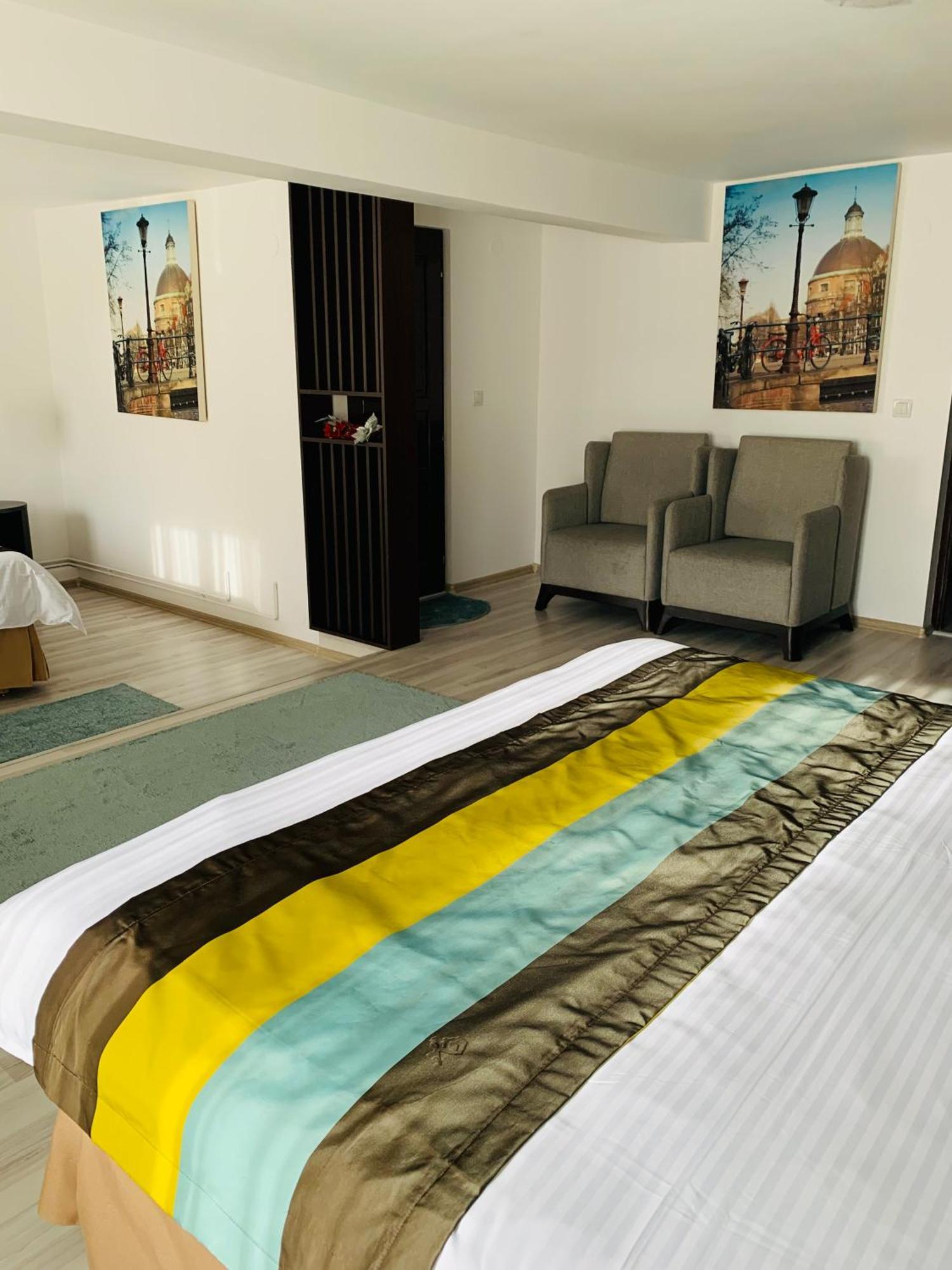 Casa Lazar Bed and Breakfast Topliţa Eksteriør billede
